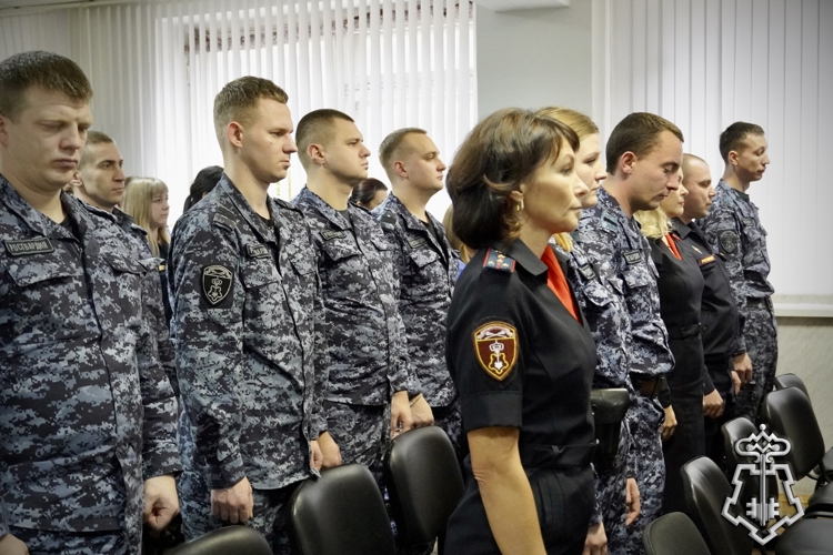 В день образования вневедомственной охраны сослуживцы почтили память кавалера ордена Мужества Александра Лебедева в Костроме (видео)