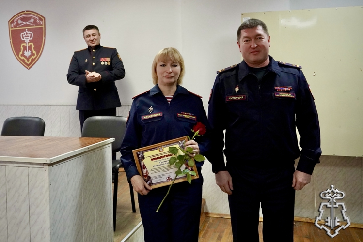 От ветерана до новичка: в Костроме чествовали сотрудников вневедомственной охраны Росгвардии