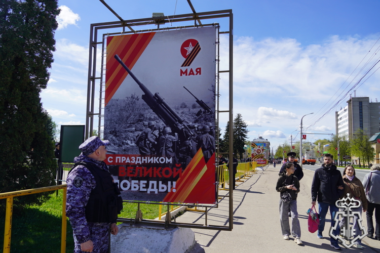 Росгвардейцы приняли участие в обеспечении общественного порядка и безопасности в День Победы в Костроме