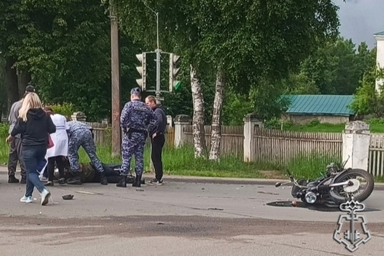 В Буе сотрудники вневедомственной охраны Росгвардии оказали помощь пострадавшему в дорожно-транспортном происшествии