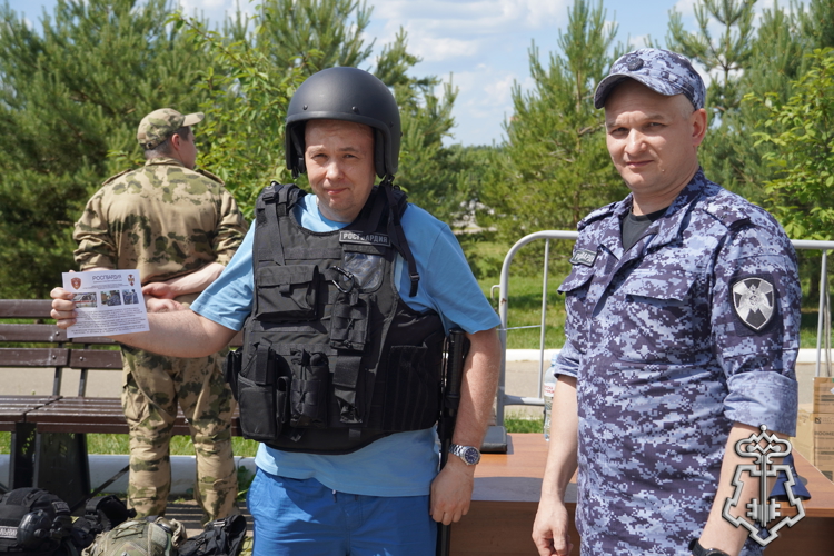 Юные костромичи побывали в роли росгвардейцев
